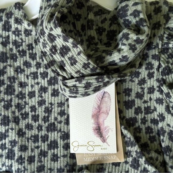 Jessica Simpson Baby Girl Romper W Headband 24 Months One Piece Jumper Green NWT - Picture 5 of 7